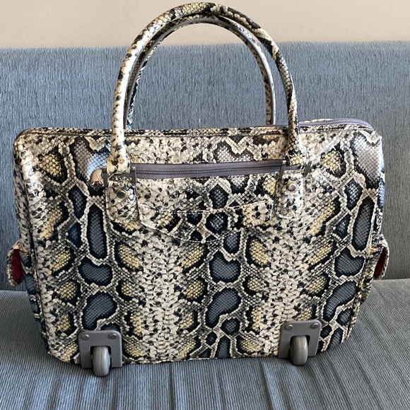 Brand New Kathy Van Zeeland Carry on - Picture 2 of 11